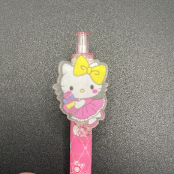 Set of 6 Hello Kitty Pens - Picture 12 of 13